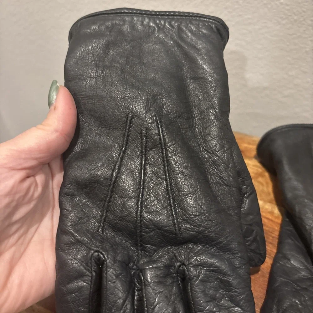 Womens Sleek Black Leather Winter Gloves~Fleece Lined~Lightweight~Size Large~EUC